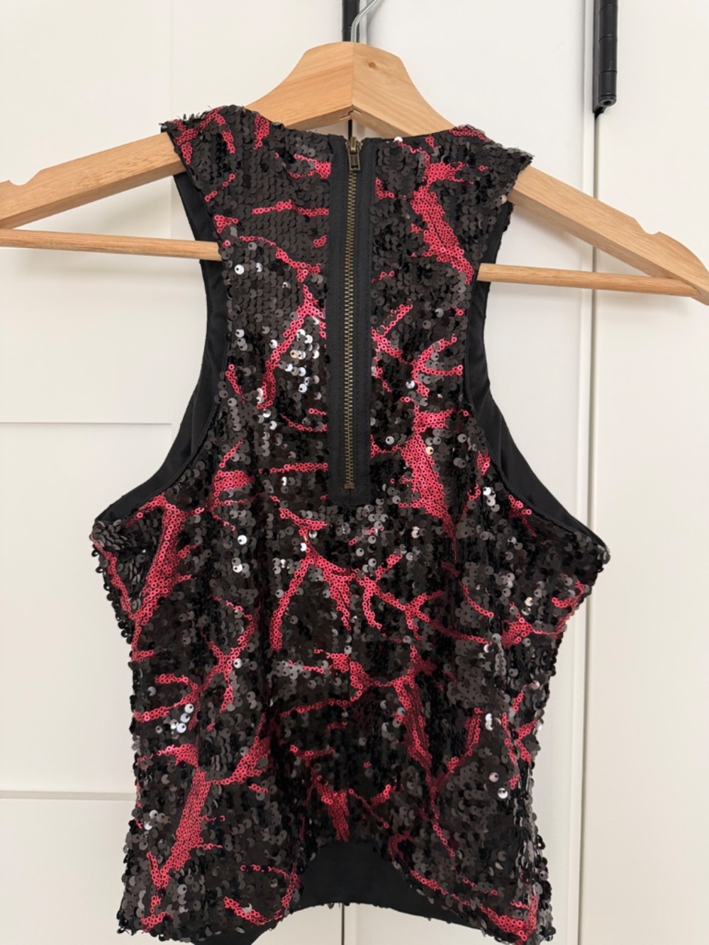 Guess - Picture 2 of 3
